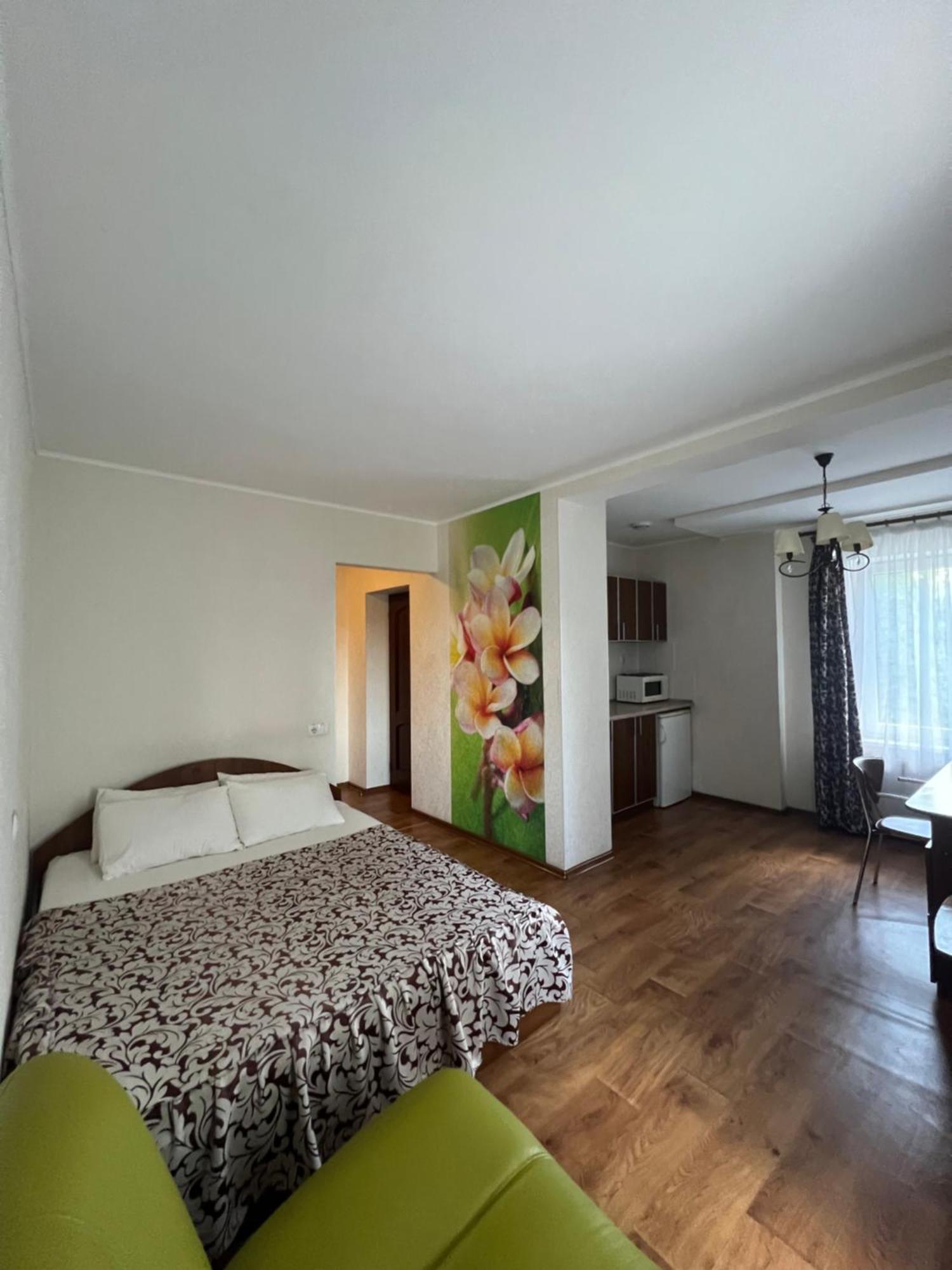 Apart Hotel Asotel Kharkiv Bagian luar foto