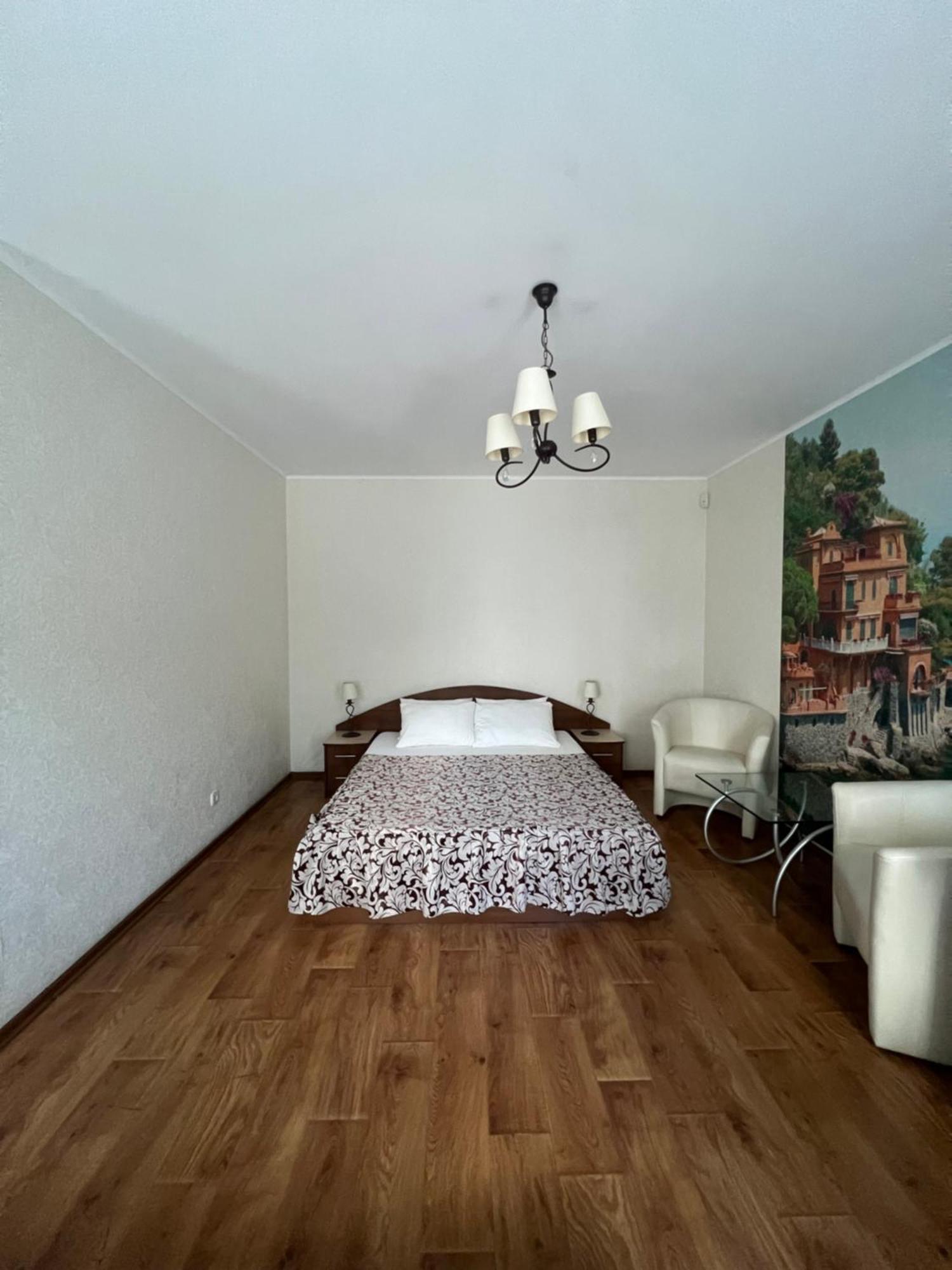 Apart Hotel Asotel Kharkiv Bagian luar foto