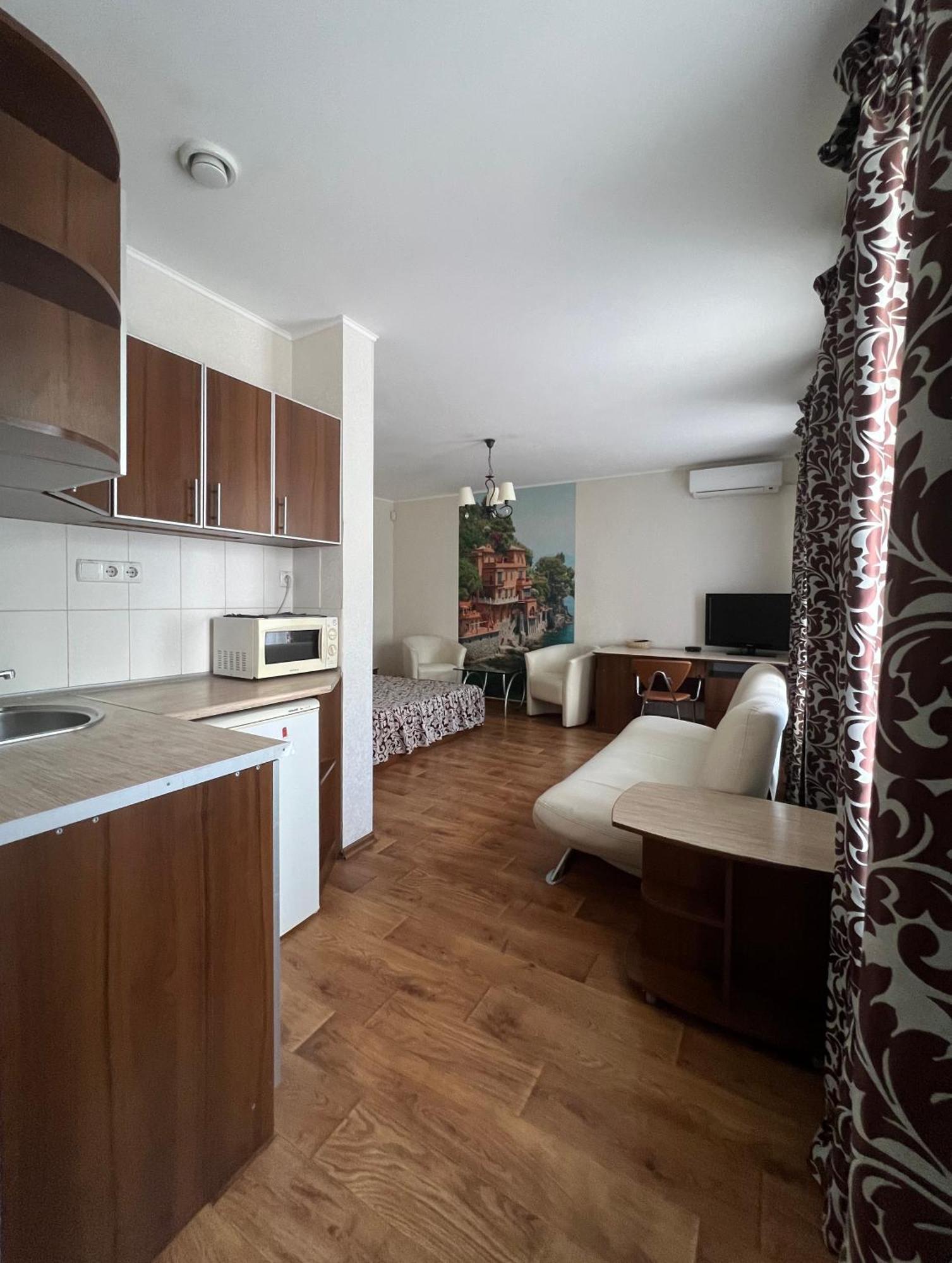 Apart Hotel Asotel Kharkiv Bagian luar foto
