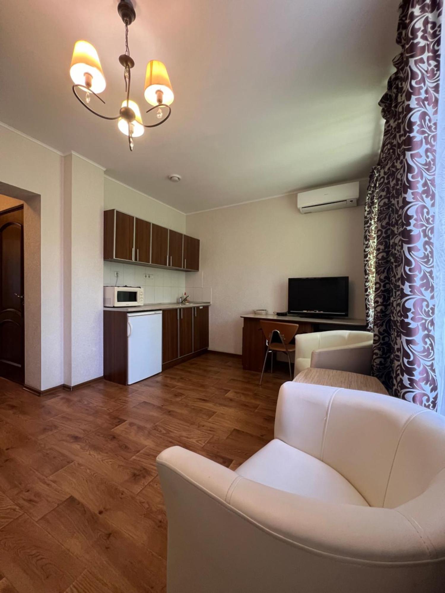 Apart Hotel Asotel Kharkiv Bagian luar foto