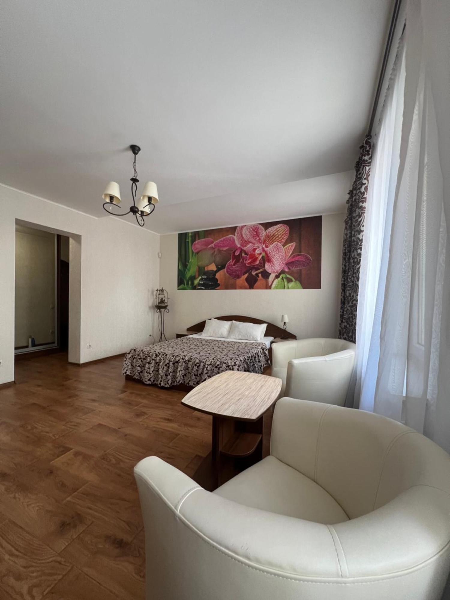 Apart Hotel Asotel Kharkiv Bagian luar foto