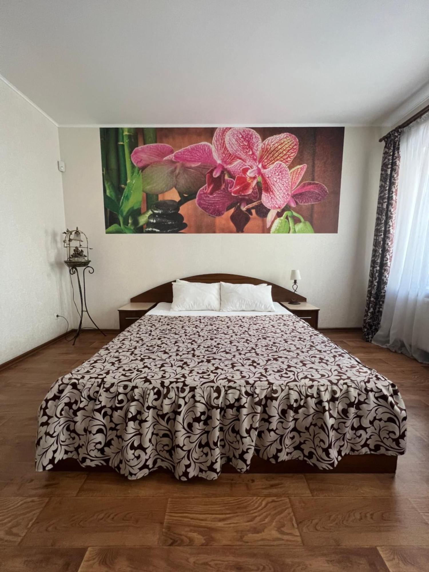 Apart Hotel Asotel Kharkiv Bagian luar foto