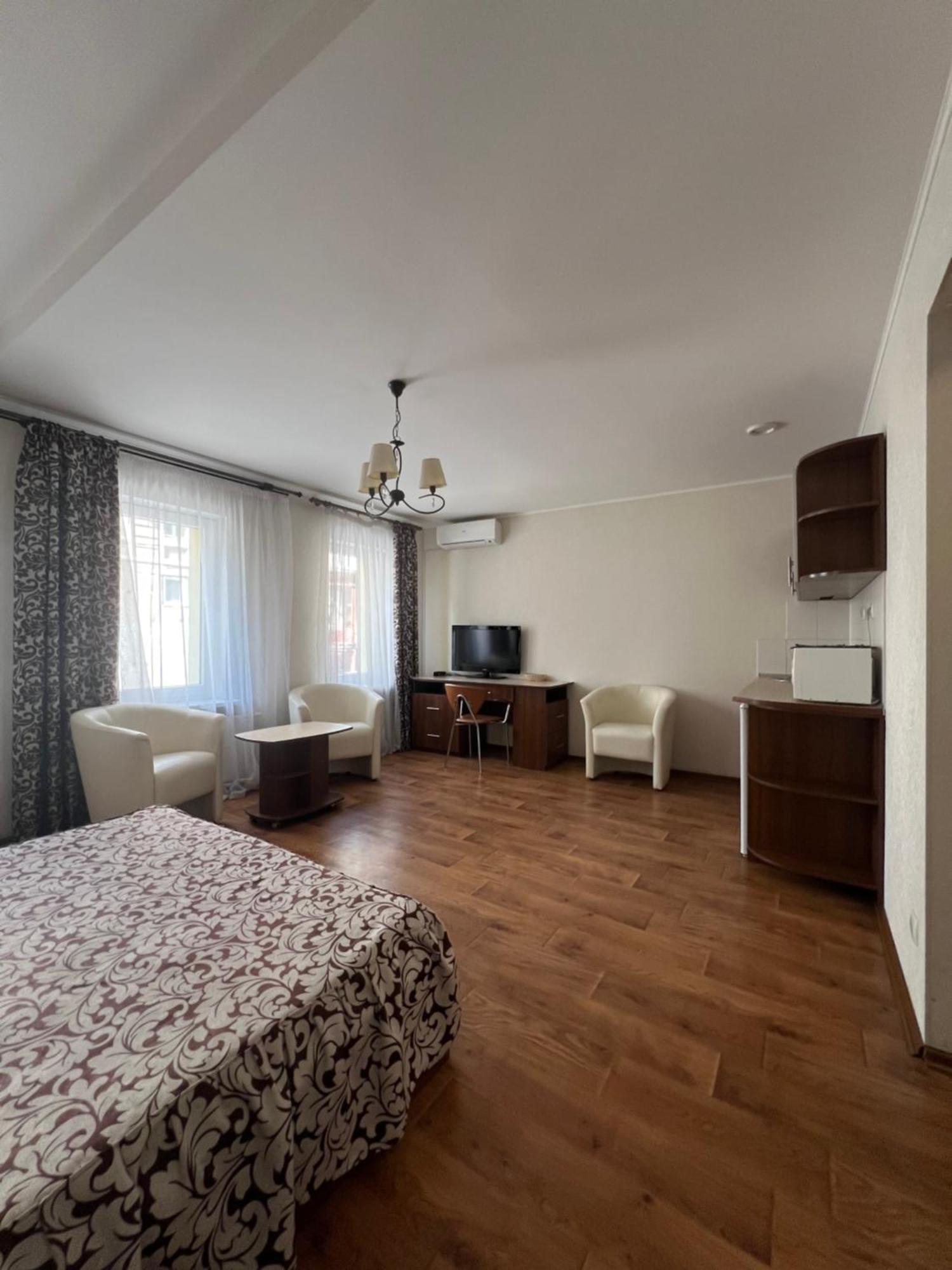 Apart Hotel Asotel Kharkiv Bagian luar foto