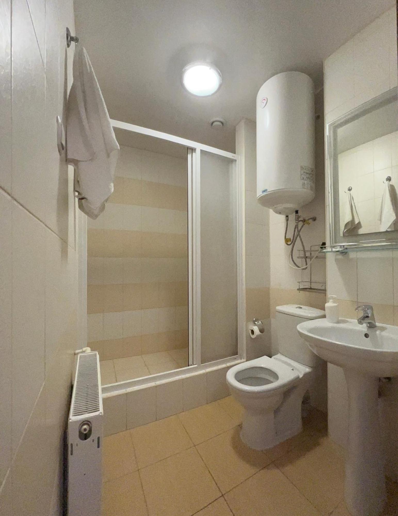 Apart Hotel Asotel Kharkiv Bagian luar foto