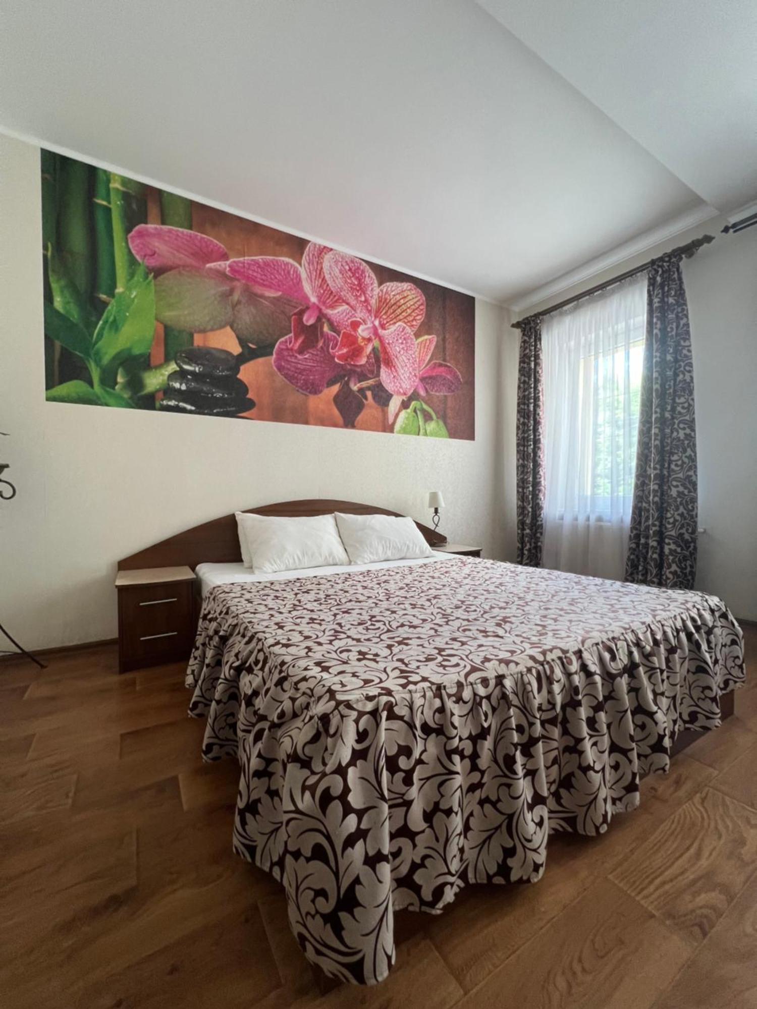 Apart Hotel Asotel Kharkiv Bagian luar foto