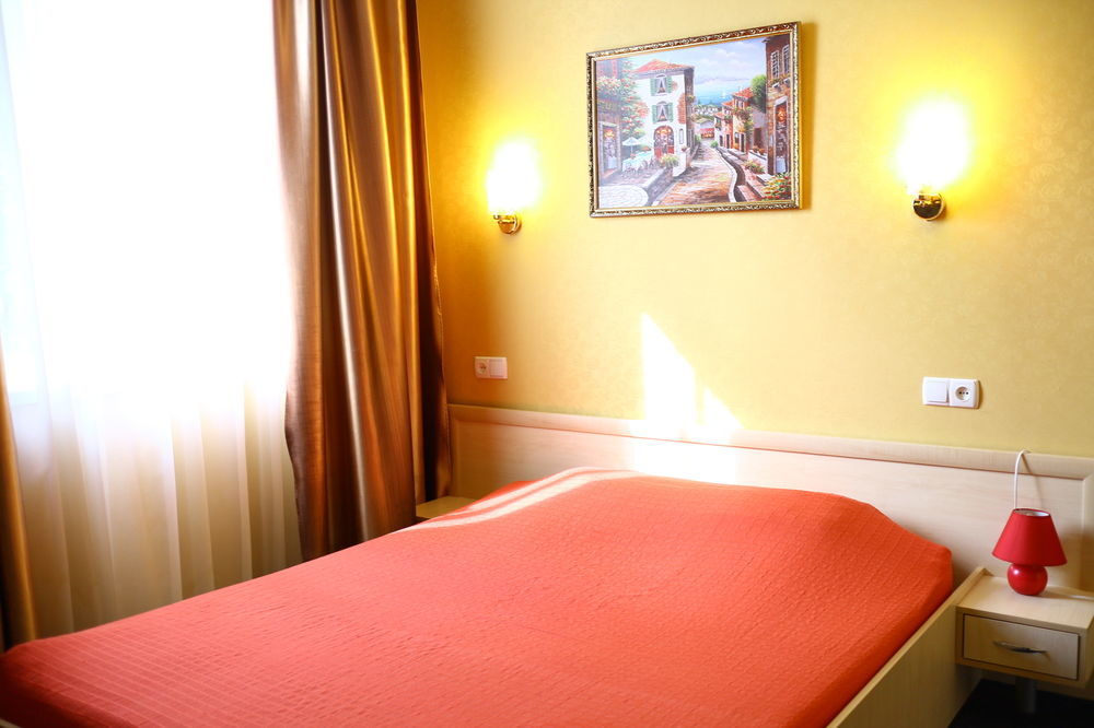 Apart Hotel Asotel Kharkiv Bagian luar foto