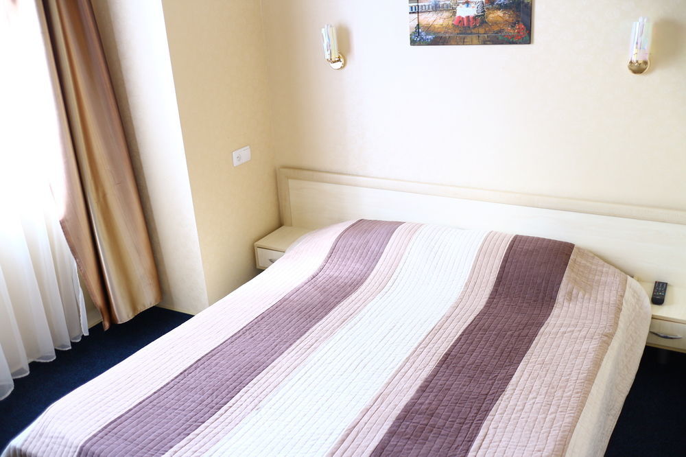 Apart Hotel Asotel Kharkiv Bagian luar foto