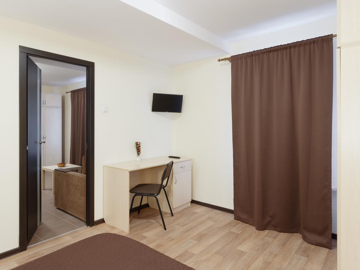 Apart Hotel Asotel Kharkiv Bagian luar foto