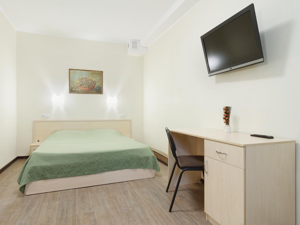 Apart Hotel Asotel Kharkiv Bagian luar foto