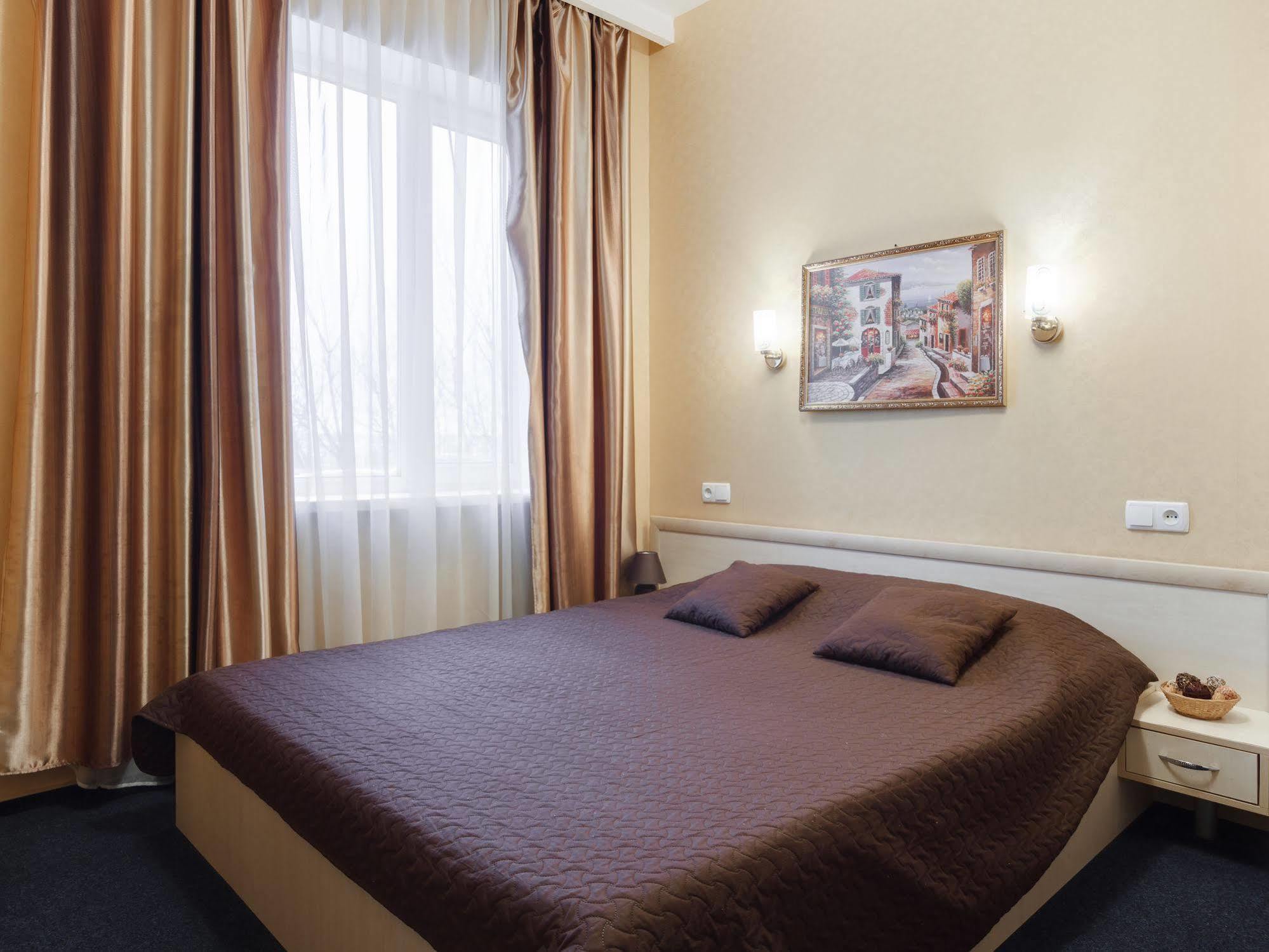 Apart Hotel Asotel Kharkiv Bagian luar foto